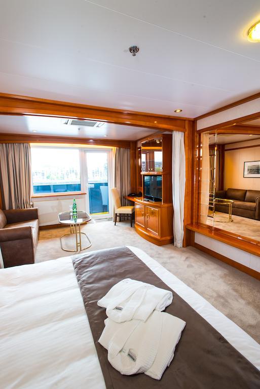 Sunborn London Yacht Hotel Экстерьер фото
